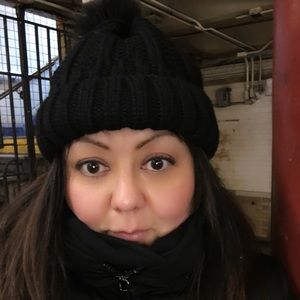 Meet your Posher, Elizabeth